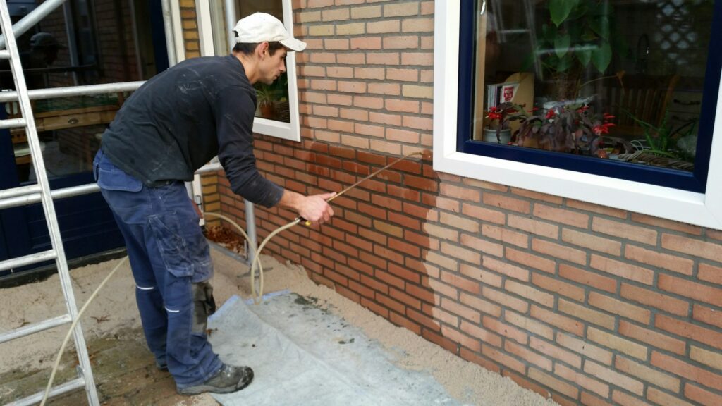 Impregneren van een bakstenen gevel — Van den Bogaart, regio Eindhoven